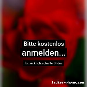 Lola ist unter 0157-35834593 bei WhatsApp