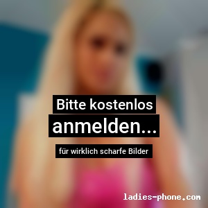 Amanda ist unter 0152-18128618 bei WhatsApp