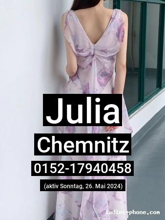 Julia aus Solingen