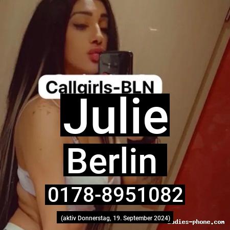 Julie aus Berlin