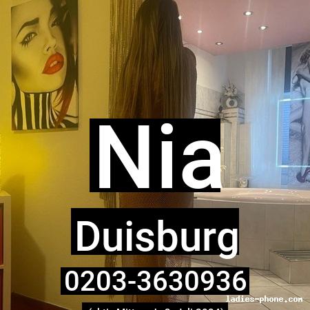 Nia aus Duisburg